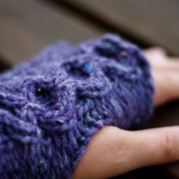 Honeycomb Cable Fingerless Gloves