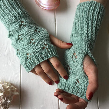 Diamond fingerless gloves