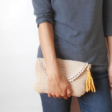 Tapestry clutch pattern