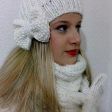 The Big Bow Beanie & Scarf Set