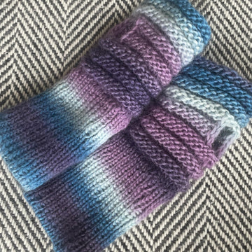 Simple wrist warmers
