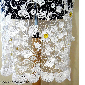 Lace beach tunic with daisies