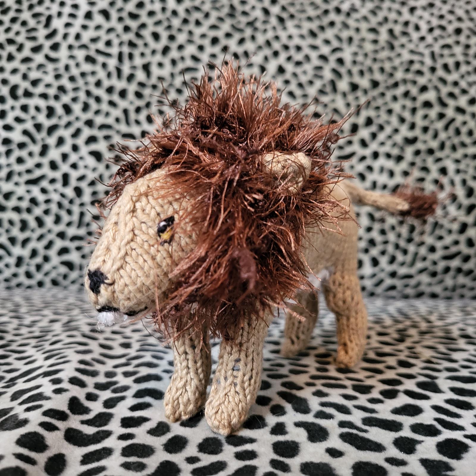 Savanna lion