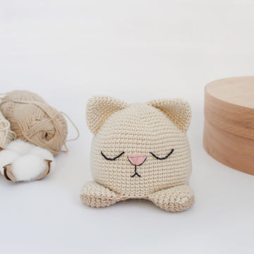 Reversible toy bunny and cat crochet pattern