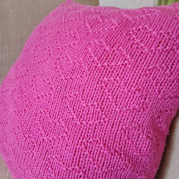 Tiny Heart Cushion