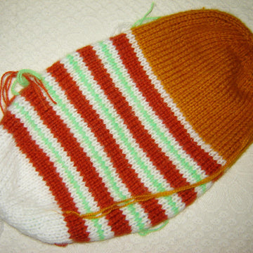 Toy Knitting Patterns -Knit Lion toy made of yarn