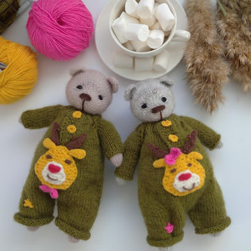 Christmas bear knitting pattern, stuffed knitted doll