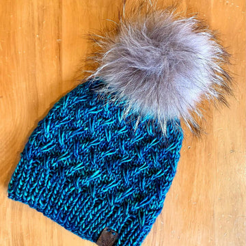 Dancing Flakes Beanie - Falling Snow Hat