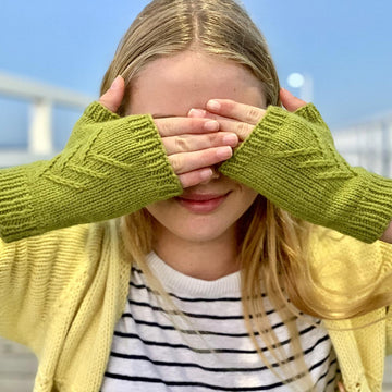 Themeda Mitts