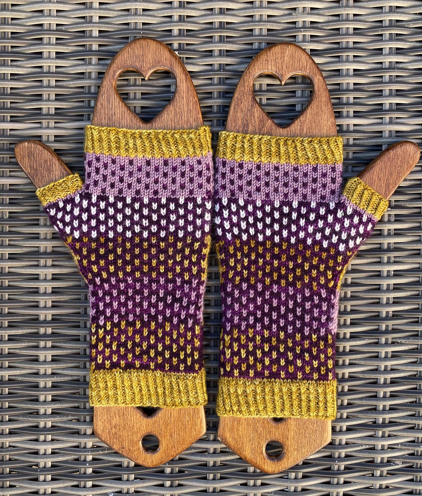 Sweater Weather Mitts Halloween