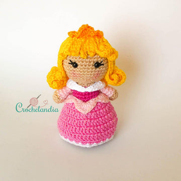 Aurora amigurumi doll - crochet pattern by Crochelandia