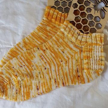Cuff-down Size-inclusive Vanilla Shortie Socks