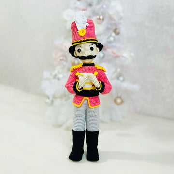 Crochet Nutcracker, amigurumi nutcracker doll, crochet boy doll, dll with clothes, boy body pattern