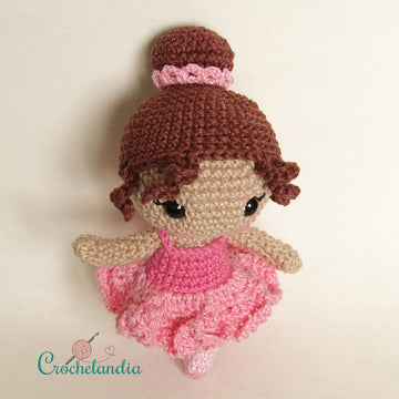 Aninha, the little ballerina - amigurumi pattern by Crochelandia