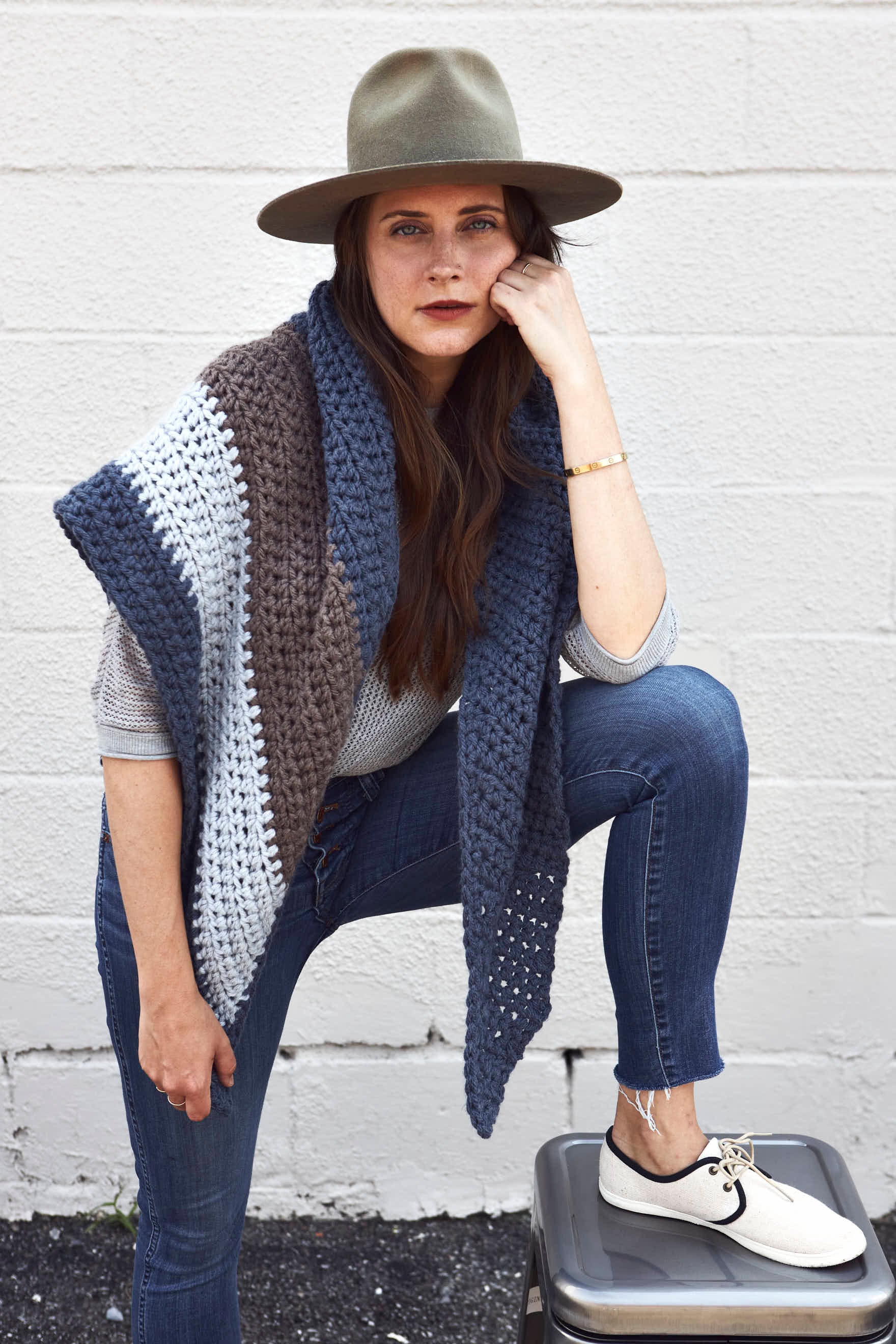 Racer Wrap in Lion Brand Hue & Me - M20288-TWH - Downloadable PDF