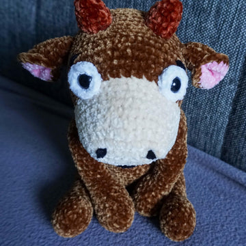 Crochet pattern little calf Matilda
