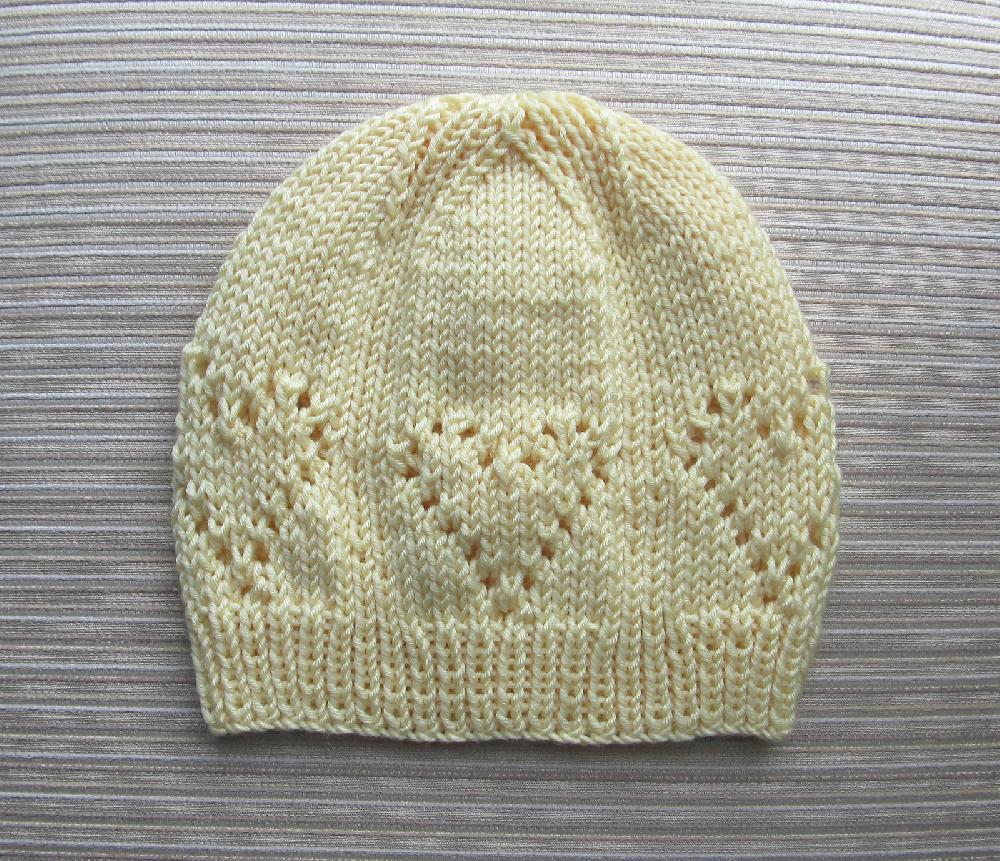 Hearts and Ribbing Hat for a Lady