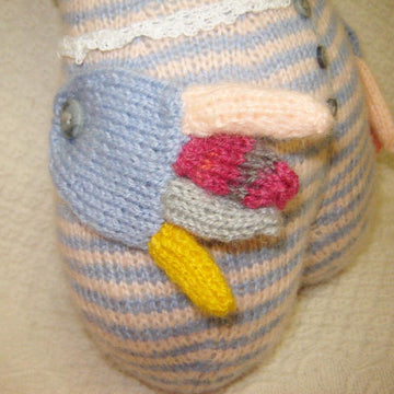 Toy Knitting Patterns - Knit Rooster with an alarm clock