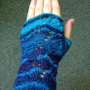 Leafy DK Fingerless Gloves