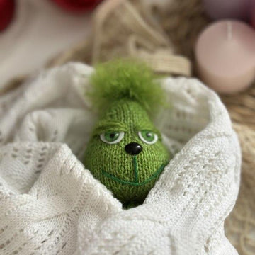 Baby Grinch Christmas knitting pattern