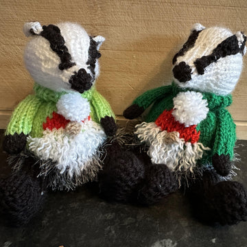 BADGER WEARING GNOME CHRISTMAS JUMPER - TERRY’S CHOCOLATE ORANGE COVER/STUFFED ORNAMENT KNITTING PATTERN