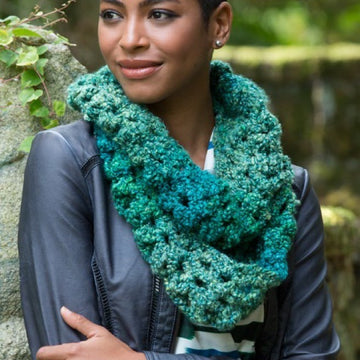 Sparkling Shells Cowl in Red Heart Stellar - LW4515