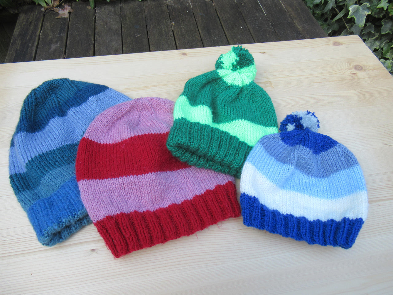 Basic Bobble Hat in 4 sizes