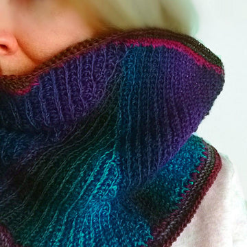 Back loop slope neckwarmer