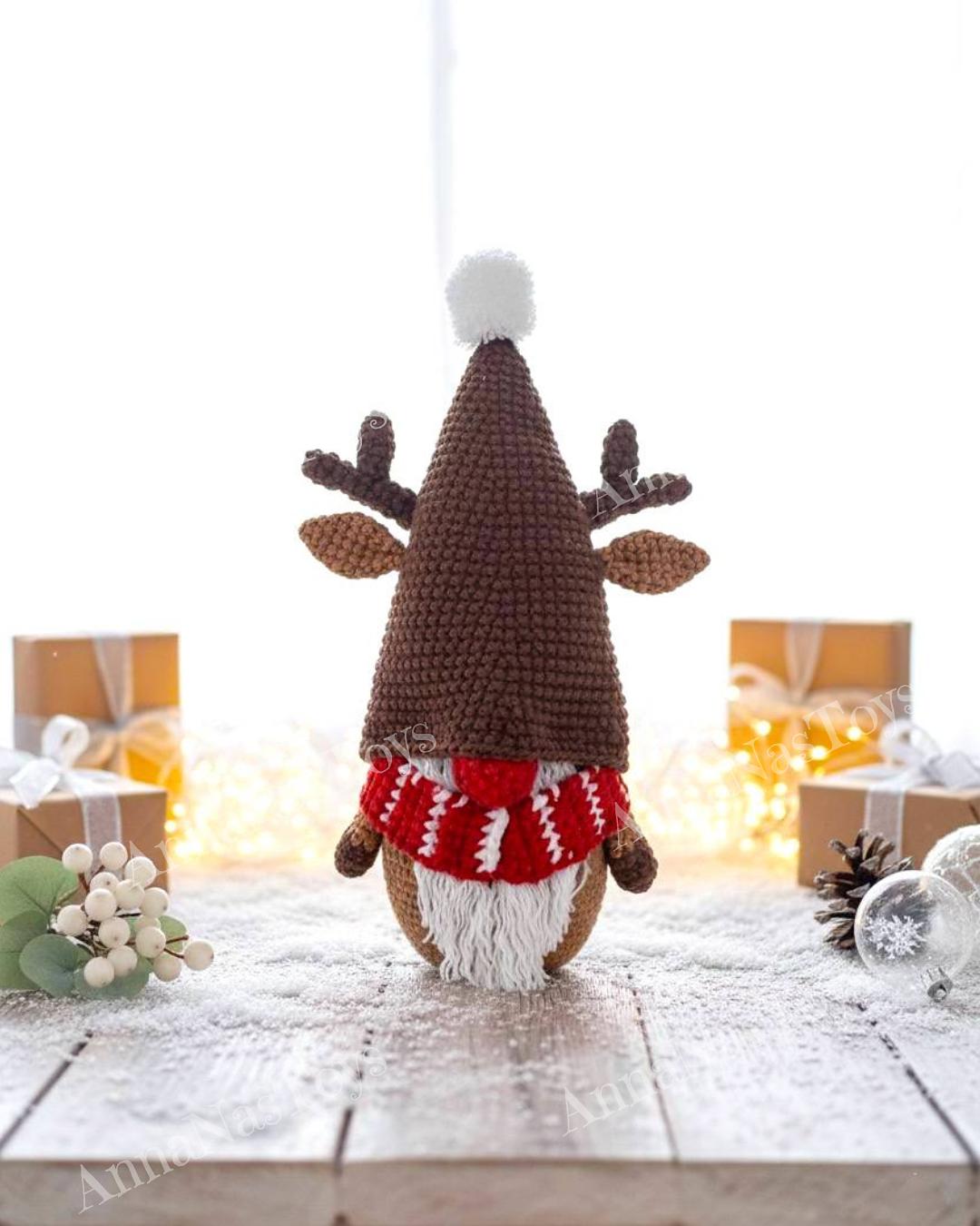 Gnome Christmas deer
