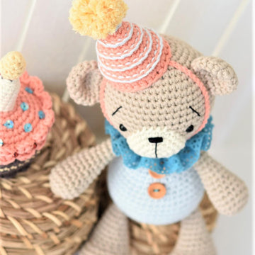 Birthday bear and jummy cake