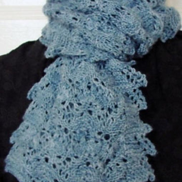 Scalloped Clouds lacy scarf with pointed edges
