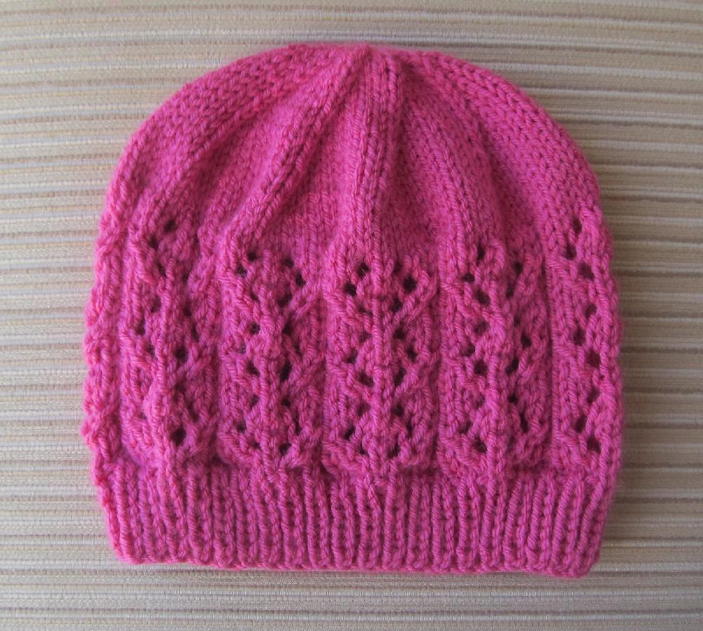 Hat with Small Lacy Diamonds in Size Adult