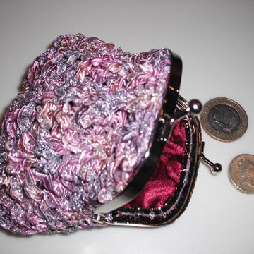 Ribbon coin purse