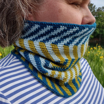 Arrow Striped Cowl