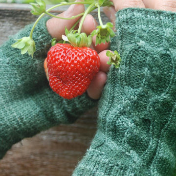 Stoloniferous Fingerless Mitts