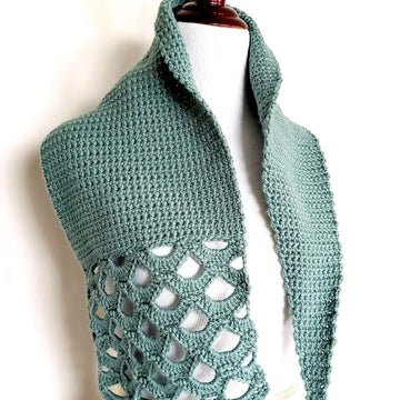 Asymmetric Keyhole Shell Scarf