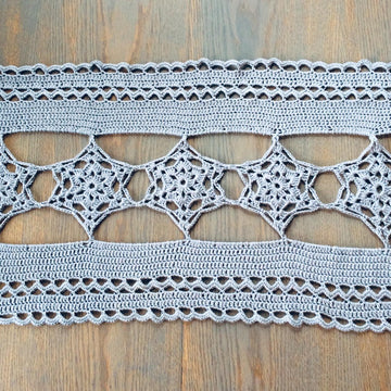 Snowflake Sparkle Runner