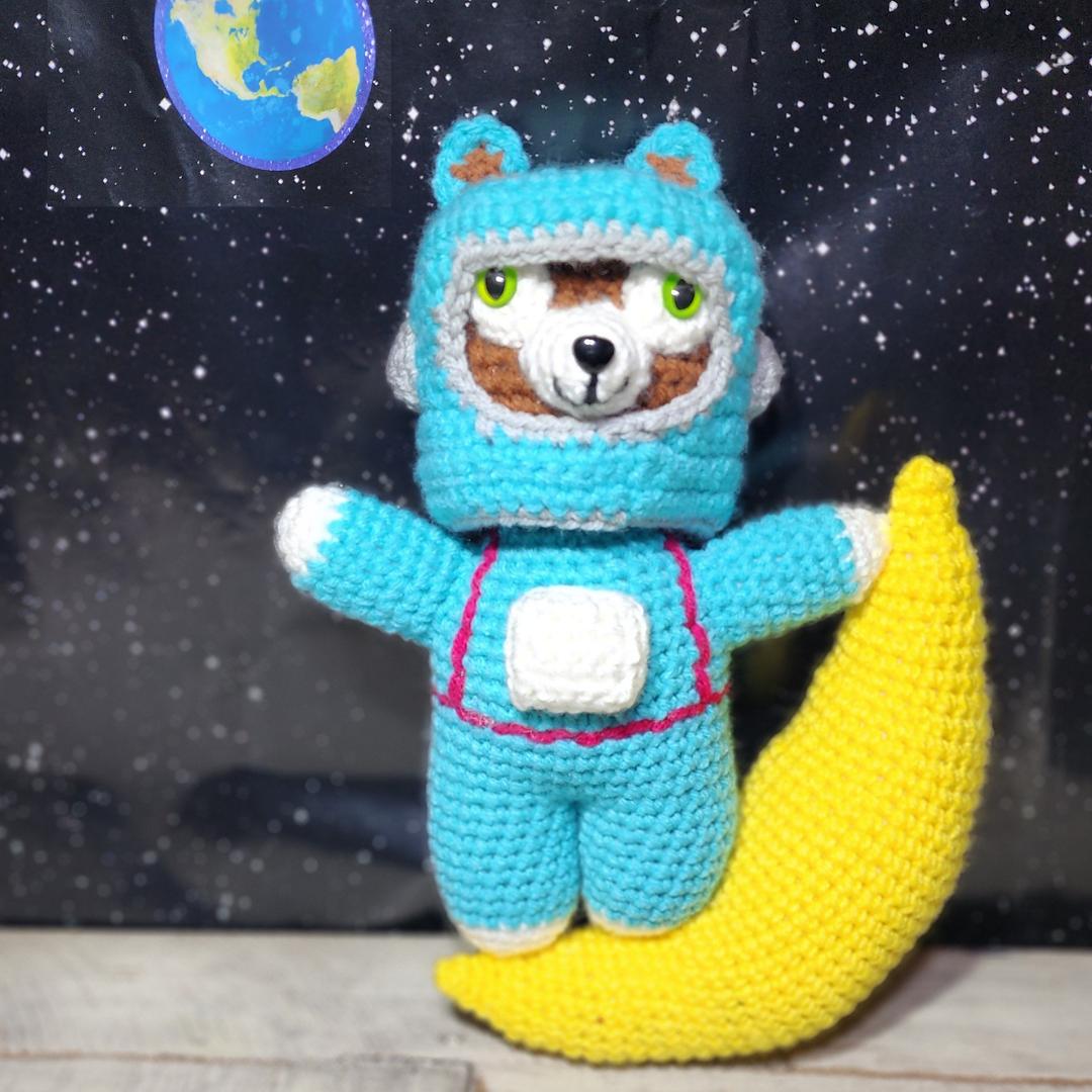 Meow on the Moon Amigurumi