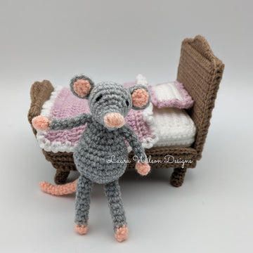 Mouse in bed