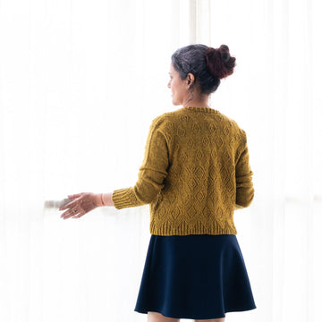 Dharā Pullover