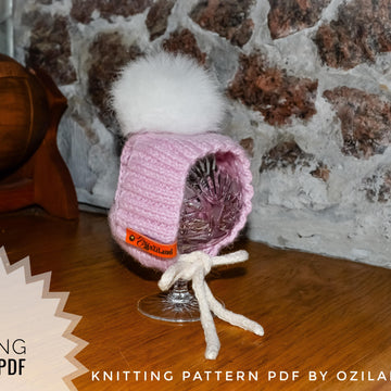 Hat with pompom for small dog