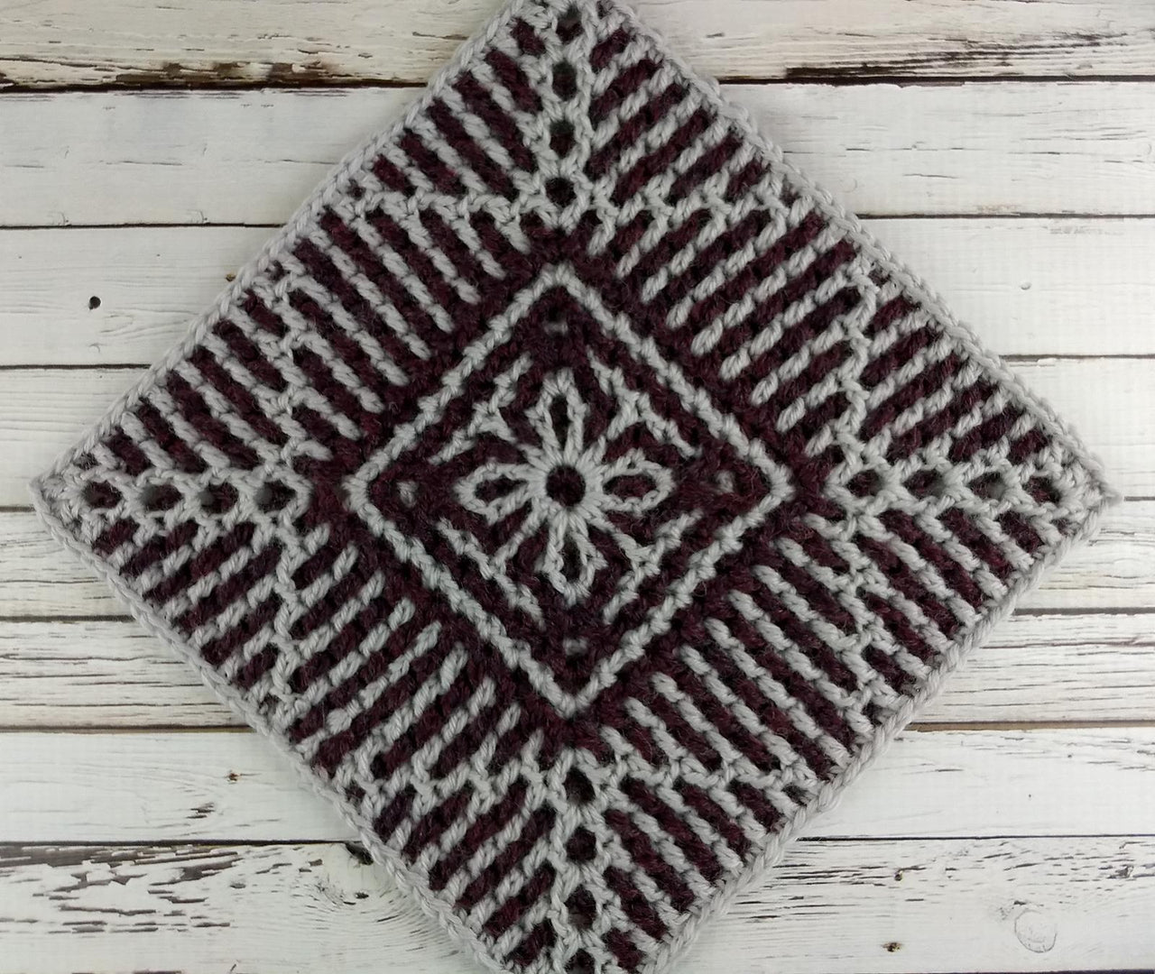 August Interlocking Square
