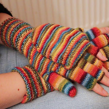 Smartphone friendly mitts
