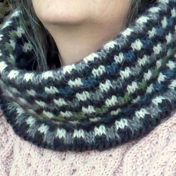 Speedy Tweedy Cowl