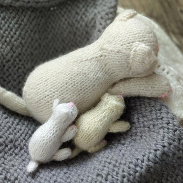 Cat and little kittens -KITTEN knitting pattern