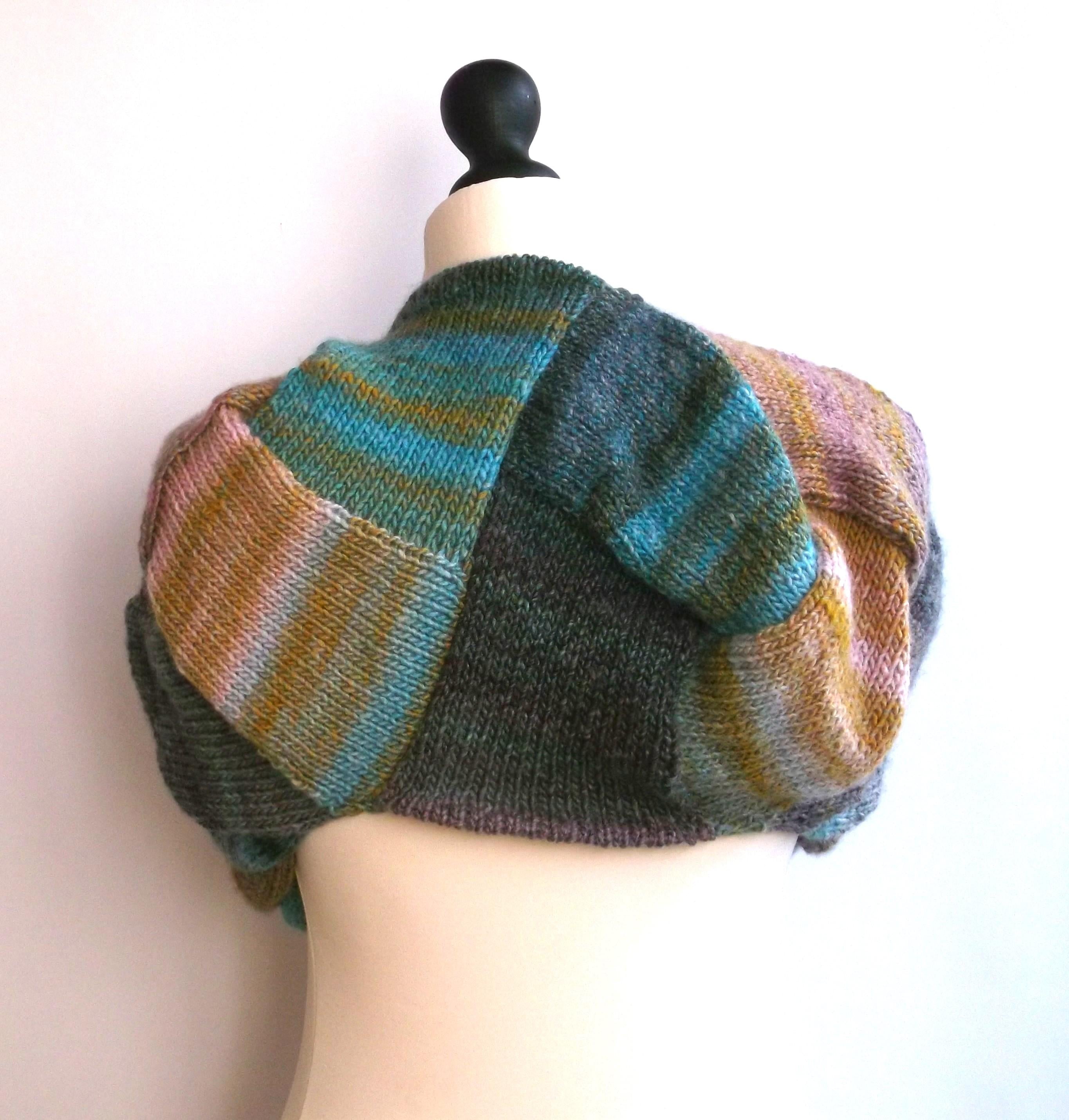 Entrelac shoulder hugger