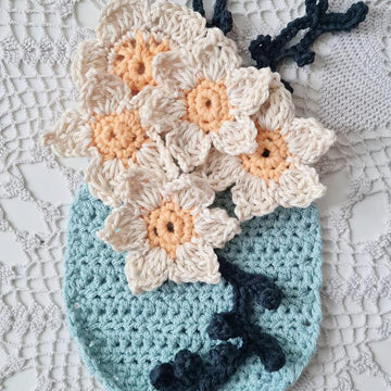 Flower Kissed Vases Appliques