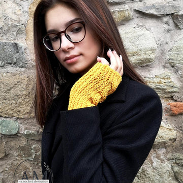 3D cables knit-look gloves