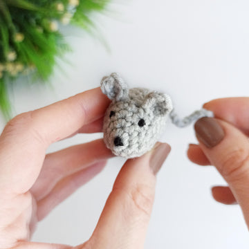 Tiny mouse crochet pattern