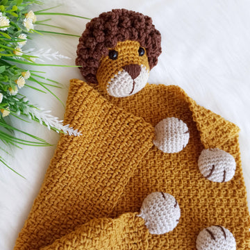 Crochet lion security blanket, crochet baby lovey pattern